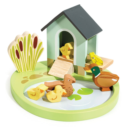 Garden Pond Set — Duck House with Mallards, Ducklings, Frog, and Reed Grass - bramwild