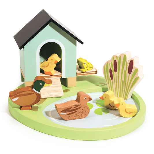 Garden Pond Set — Duck House with Mallards, Ducklings, Frog, and Reed Grass - bramwild