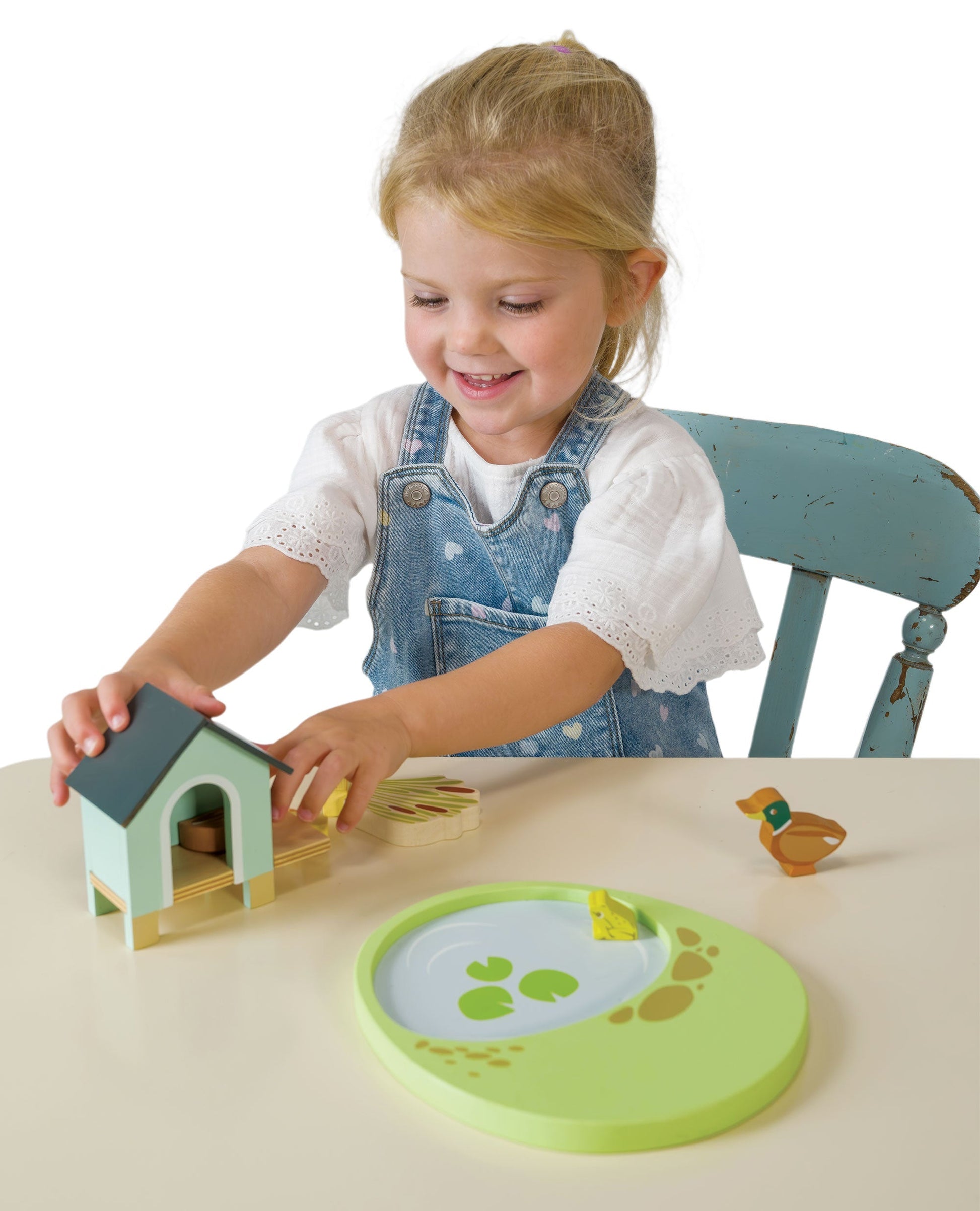 Garden Pond Set — Duck House with Mallards, Ducklings, Frog, and Reed Grass - bramwild
